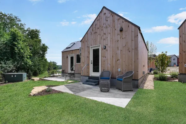 Photo 1 - Bunkies- The Hold