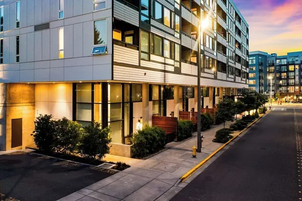 Photo 1 - Open Loft in Redmond Core - 92 Walkscore