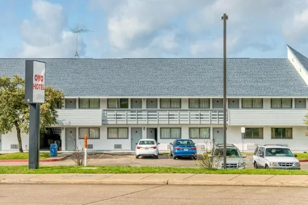 Photo 1 - Dallas Love Field Inn