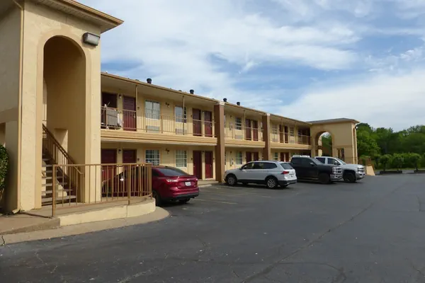 Photo 1 - Red Roof Inn Columbia, TN