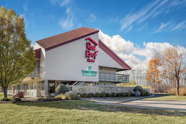 Photo 1 - Red Roof Inn Buffalo - Niagara Airport