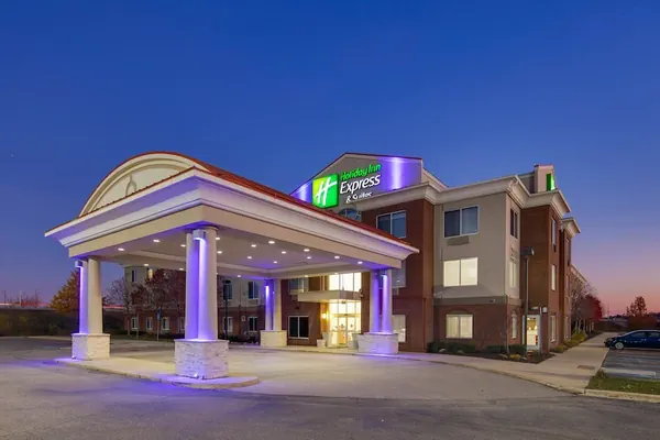 Photo 1 - Holiday Inn Express & Suites Detroit - Farmington Hills by IHG