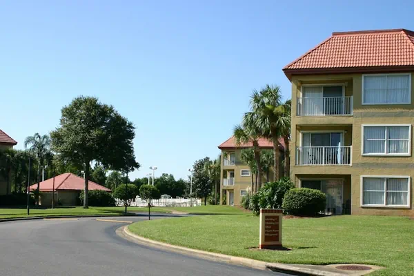 Photo 1 - Parc Corniche Condominium Suite Hotel