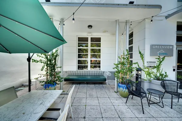 Photo 1 - Greenview Hotel by Lowkl