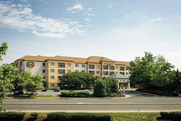 Photo 1 - Courtyard by Marriott Springfield