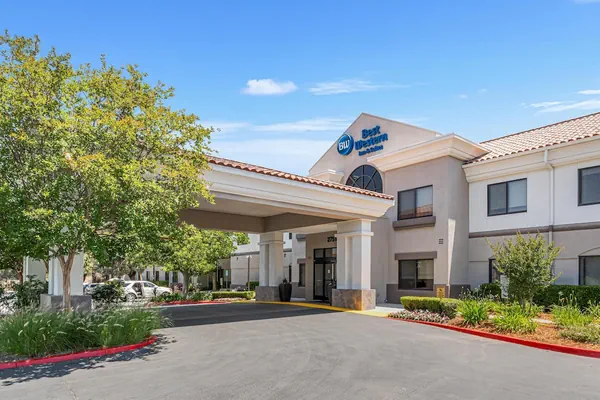 Photo 1 - Best Western Valencia/Six Flags Inn & Suites