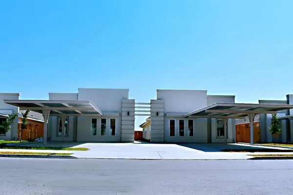 Photo 1 - Beautiful Apartment 9 min to Mercedes Outlets