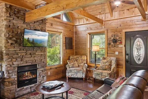 Photo 1 - Pigeon Forge I Hot tub I Theatre I Walk to Parkway