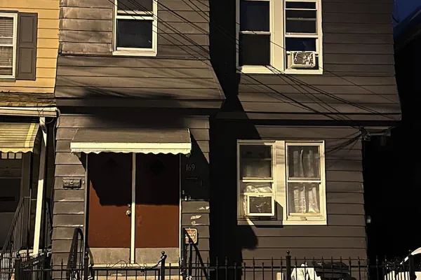 Photo 1 - Fidelia Room Fuchsite