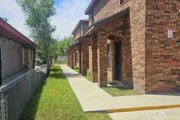 Photo 1 - Apartment Near University