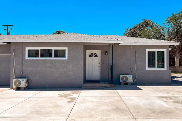 Photo 1 - Modern Retreat With Spacious Yard & Cozy Interiors