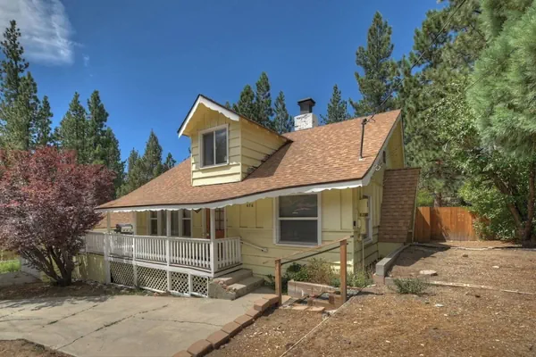 Photo 1 - Sunshine Cabin Cozy 2-Story Getaway