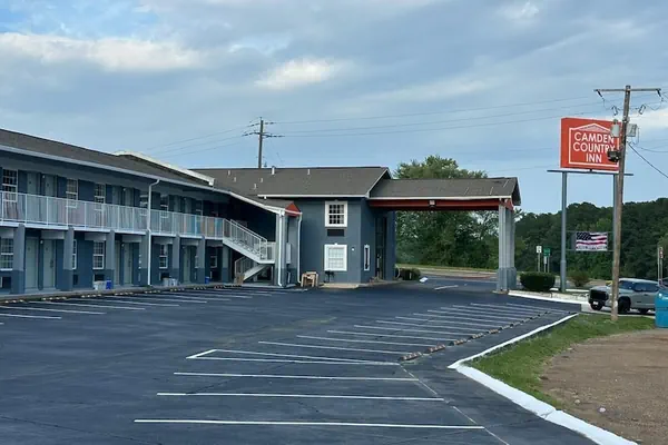Photo 1 - CAMDEN COUNTRY INN