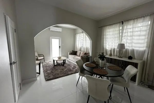 Photo 1 - Breathtaking 2-Br Beachside Apartment