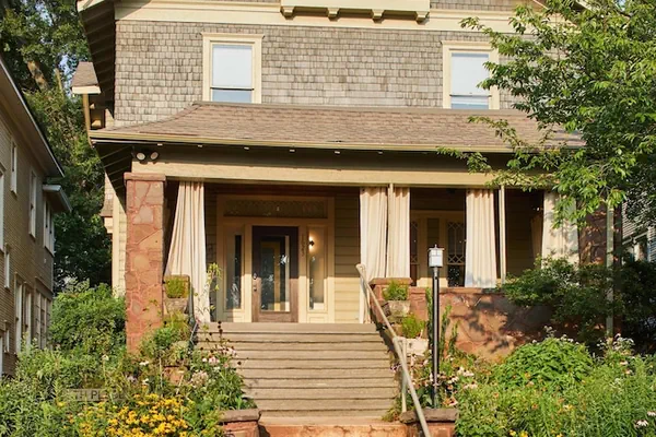 Photo 1 - Apt3 Charles - Modern Fun Sun-filled Loft