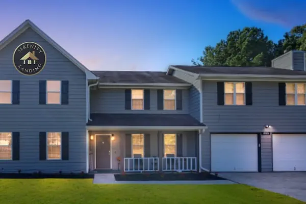 Photo 1 - Serenity Landing - 5 Minutes to Airport - Sleeps 6