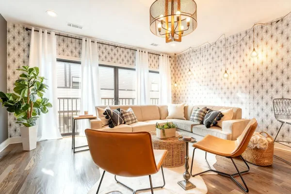 Photo 1 - 8 Minutes To Downtown Nashville Wifi And Workspace