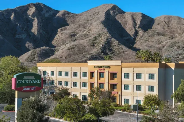 Photo 1 - Courtyard by Marriott Santa Clarita Valencia