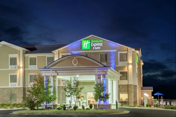 Photo 1 - Holiday Inn Express Hotel & Suites Clarksville by IHG
